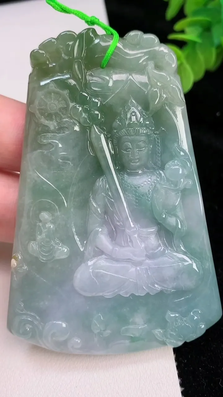 天然A货翡翠双彩虚空藏观音菩萨吊坠，尺寸80.6-55.8-6，重量:53.78g
6月27日