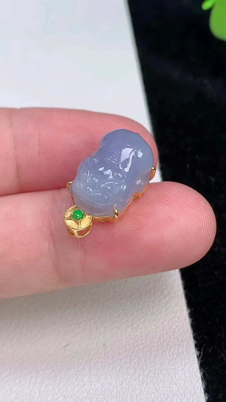 天然A货翡翠18k金紫罗兰貔貅吊坠，尺寸18.7-10.7-9.7，重量:3.09g
6月27日