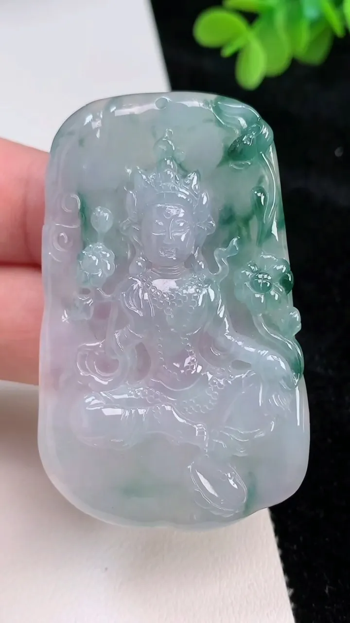 天然A货翡翠飘花大势至观音菩萨吊坠，尺寸59-37-6.4，重:28.15g
6月27日