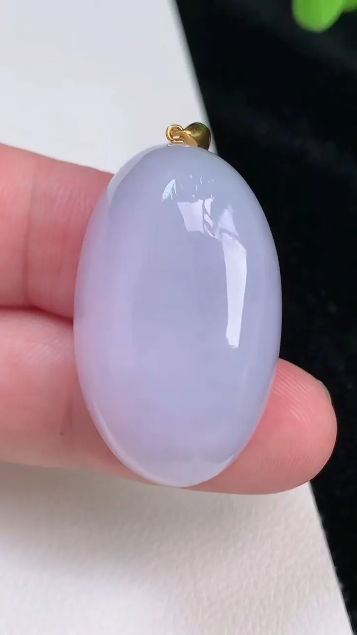 天然A货翡翠18k金紫罗兰蛋面吊坠，尺寸33.2-21-12.8，重量:18.26g
6月27日