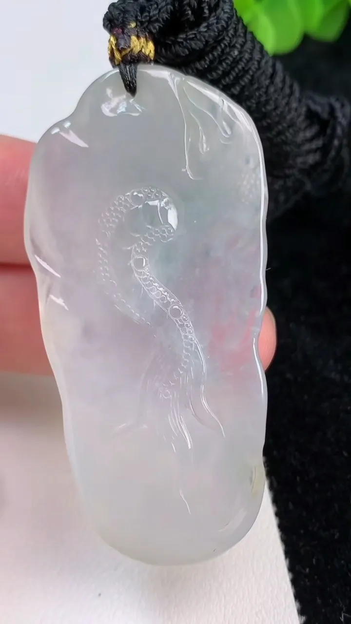 天然A货翡翠飘花龙牌吊坠，尺寸63-31-9，重:29.64g
6月27日
