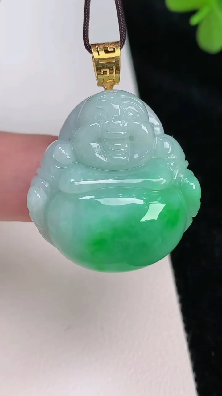 天然A货翡翠佛公吊坠，尺寸27-27-11.3，重量:14.25g
6月27日