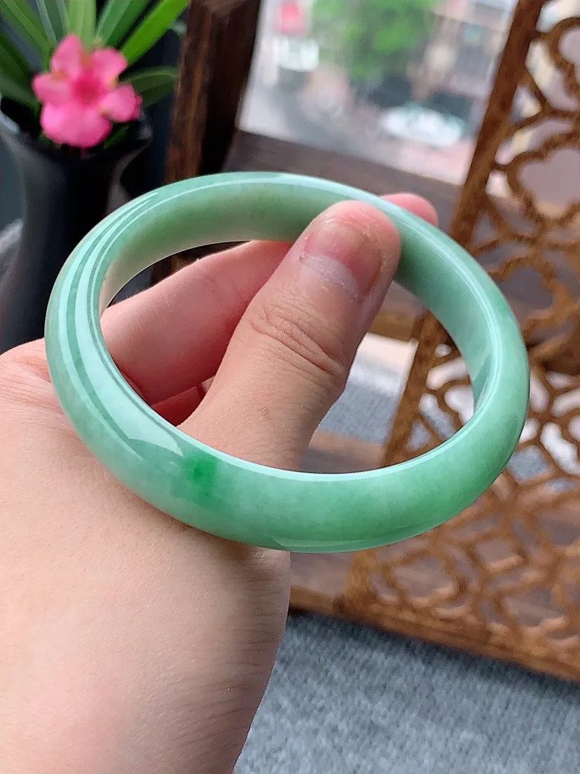 天然A货翡翠满绿正装正圈手镯57-58圈口尺寸57.8×12.3×7.2mm 重量49.62g 0626