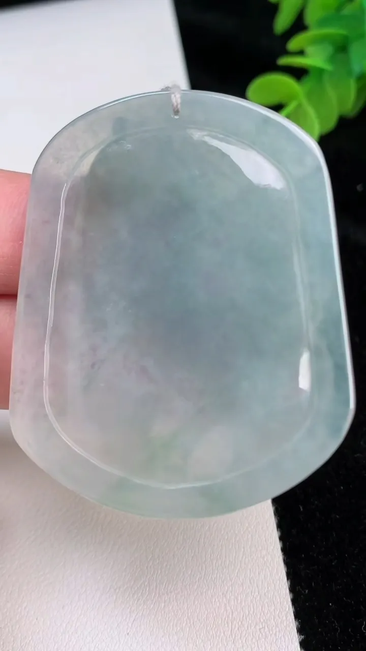 天然A货翡翠生肖马吊坠，尺寸54.5-44-5.7，重量:25.46g
6月27日