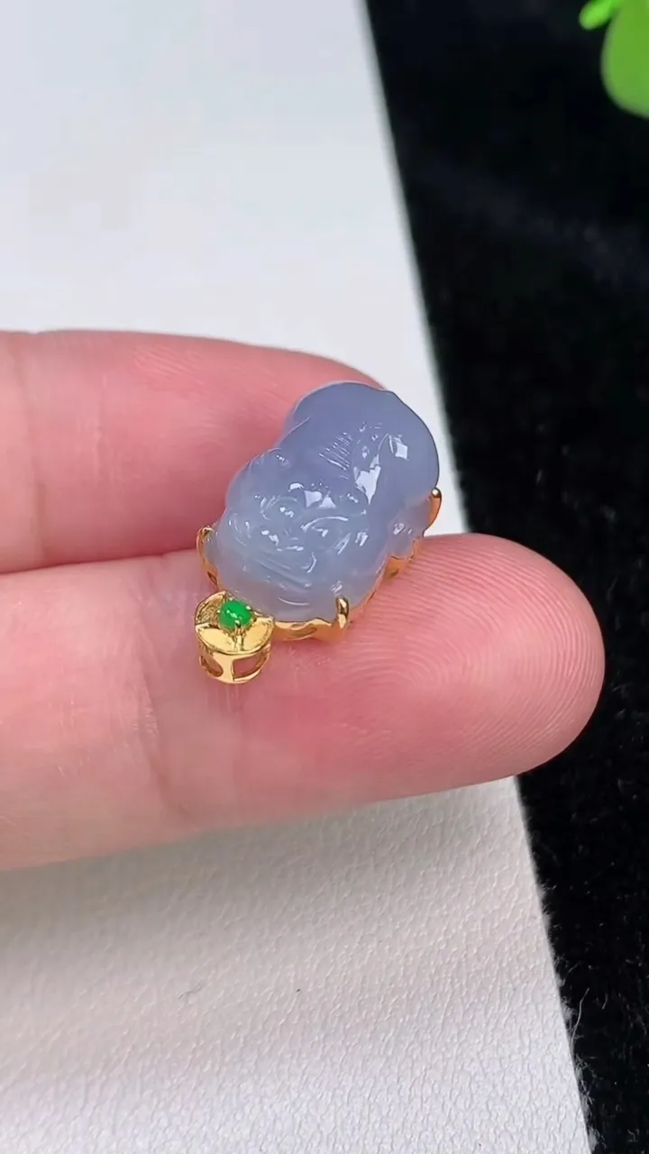 天然A货翡翠18k金紫罗兰貔貅吊坠，尺寸18.7-10.7-9.7，重量:3.09g
6月27日