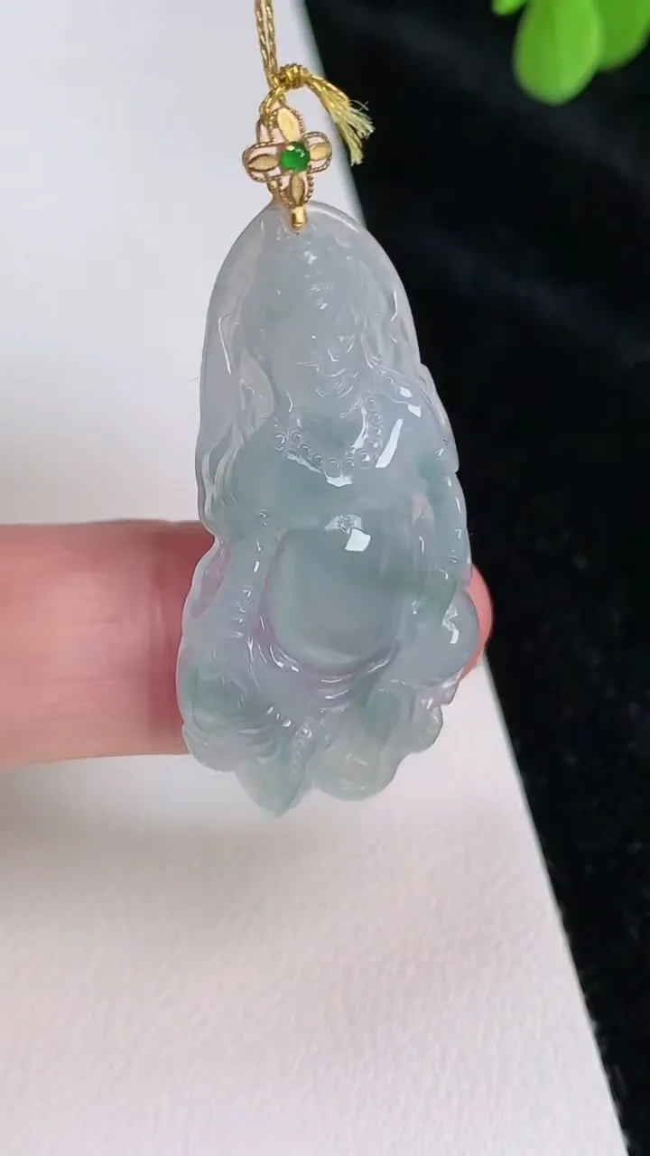 天然A货翡翠种飘花度母吊坠，尺寸37.6-20-3.8，重量:5.01g
6月27日