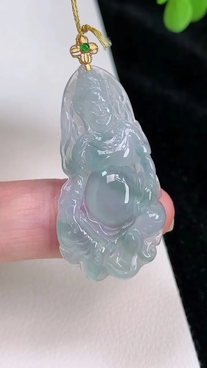 天然A货翡翠种飘花度母吊坠，尺寸37.6-20-3.8，重量:5.01g
6月27日
