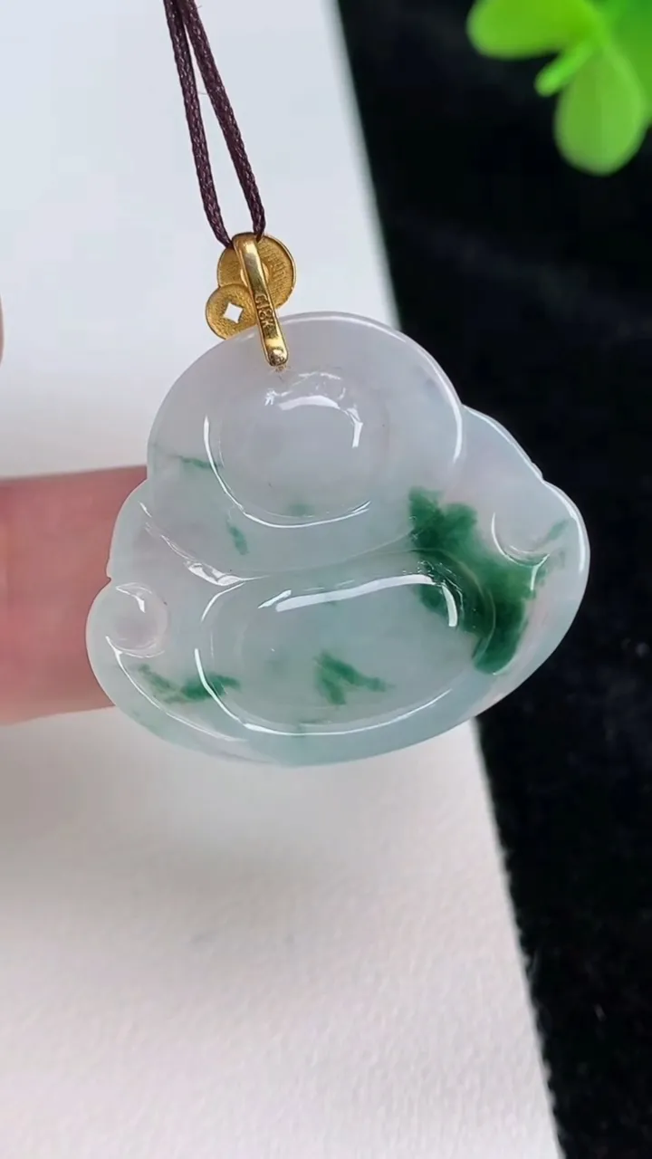 天然A货翡翠18k金飘花佛公吊坠，尺寸25-29-6，重量:7.04g
6月27日
