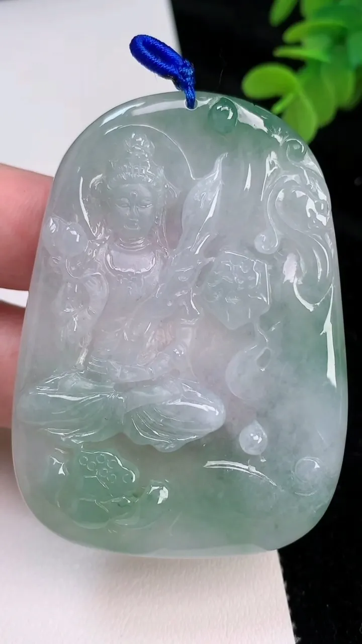 天然A货翡翠虚空藏观音菩萨吊坠，尺寸63.6-46-5.7，重量:37.01g
6月27日