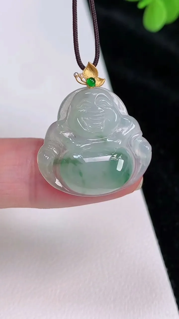 天然A货翡翠18k金飘花佛公吊坠，尺寸21.8-23.6-4.6，重量:3.43g
6月27日