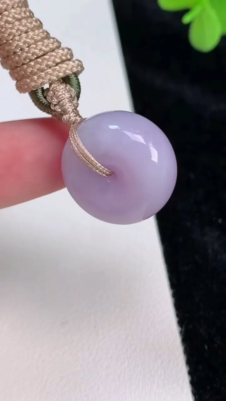 天然A货翡翠紫罗兰平安扣吊坠，尺寸18.6-9.6，重量:8.95g
6月27日