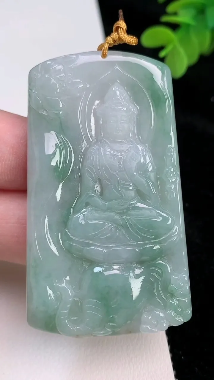 天然A货翡翠普贤菩萨吊坠，尺寸60.3-36-5.2，重量:26.72g
6月27日