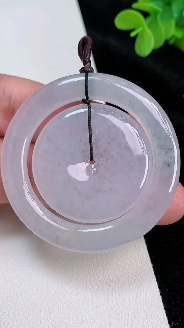 天然A货翡翠母子平安扣吊坠，尺寸51.2-5，重量:27.13g
6月27日
