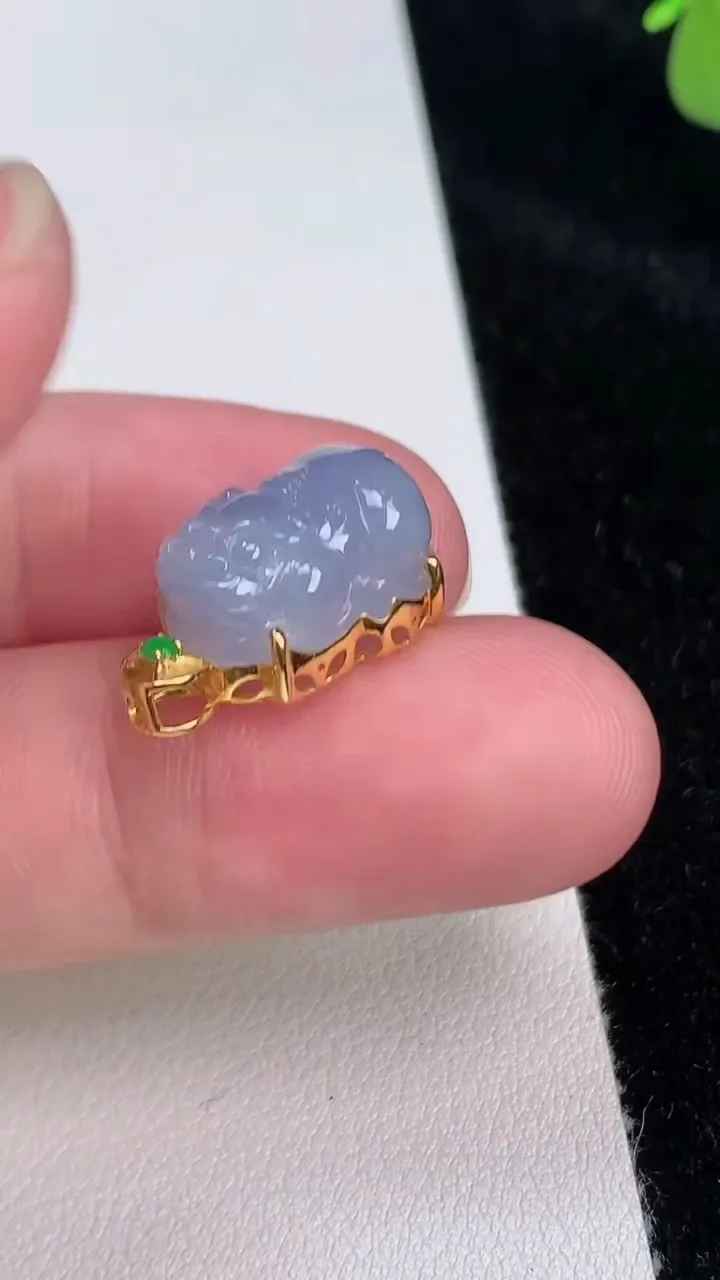 天然A货翡翠18k金紫罗兰貔貅吊坠，尺寸18.7-10.7-9.7，重量:3.09g
6月27日