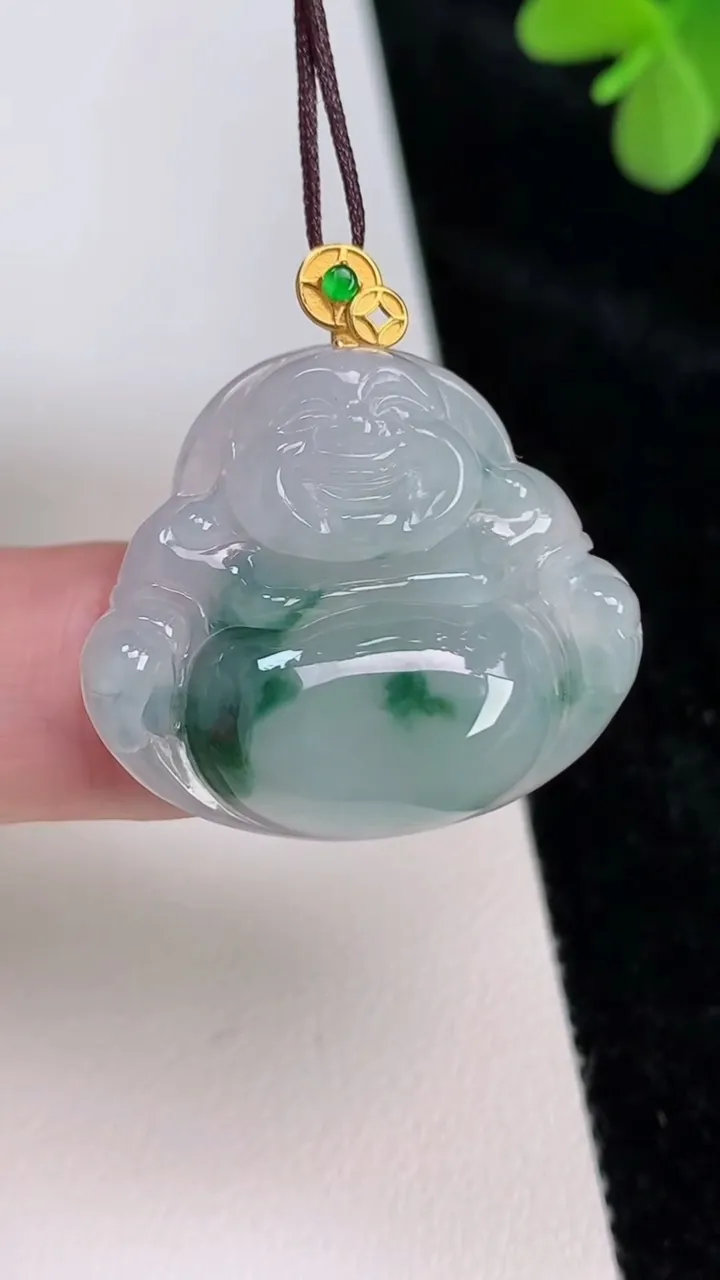 天然A货翡翠18k金飘花佛公吊坠，尺寸25-29-6，重量:7.04g
6月27日