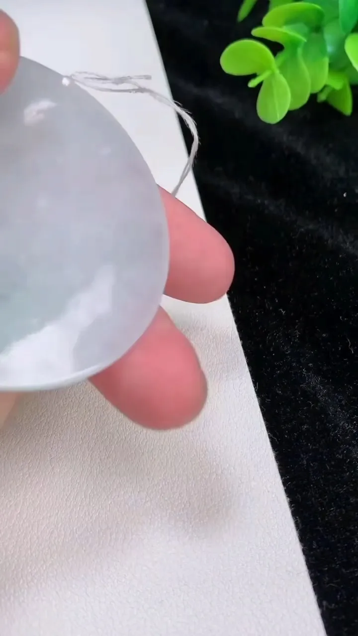天然A货翡翠文殊菩萨吊坠，尺寸52.8-5.4，重量:31.65g
6月27日