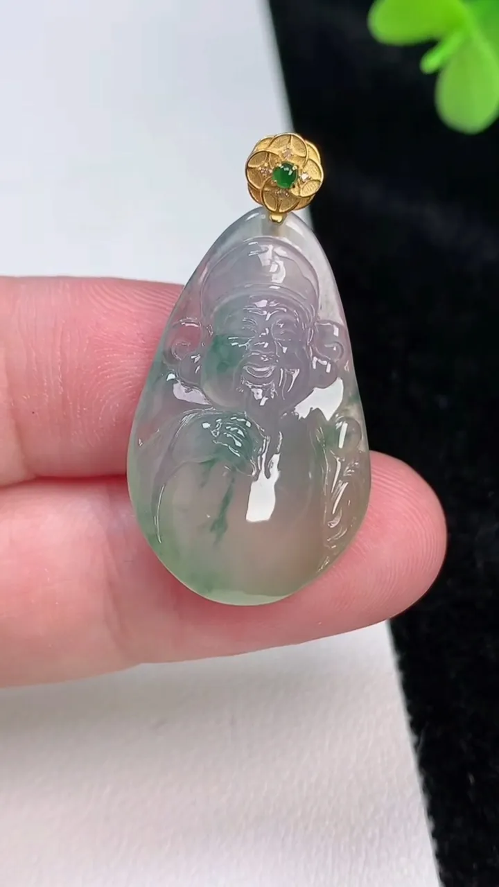 天然A货翡翠种飘花财神爷吊坠，尺寸28.8-19.3-6.7，重量:5.63g
6月27日