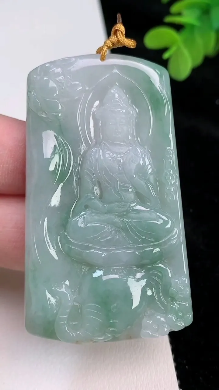 天然A货翡翠普贤菩萨吊坠，尺寸60.3-36-5.2，重量:26.72g
6月27日
