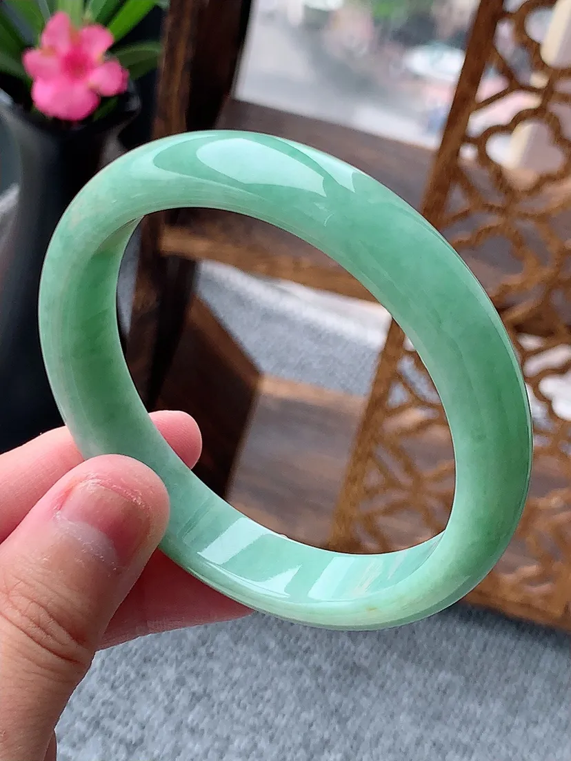 天然A货翡翠满绿正装正圈手镯57-58圈口尺寸57.8×12.3×7.2mm 重量49.62g 06