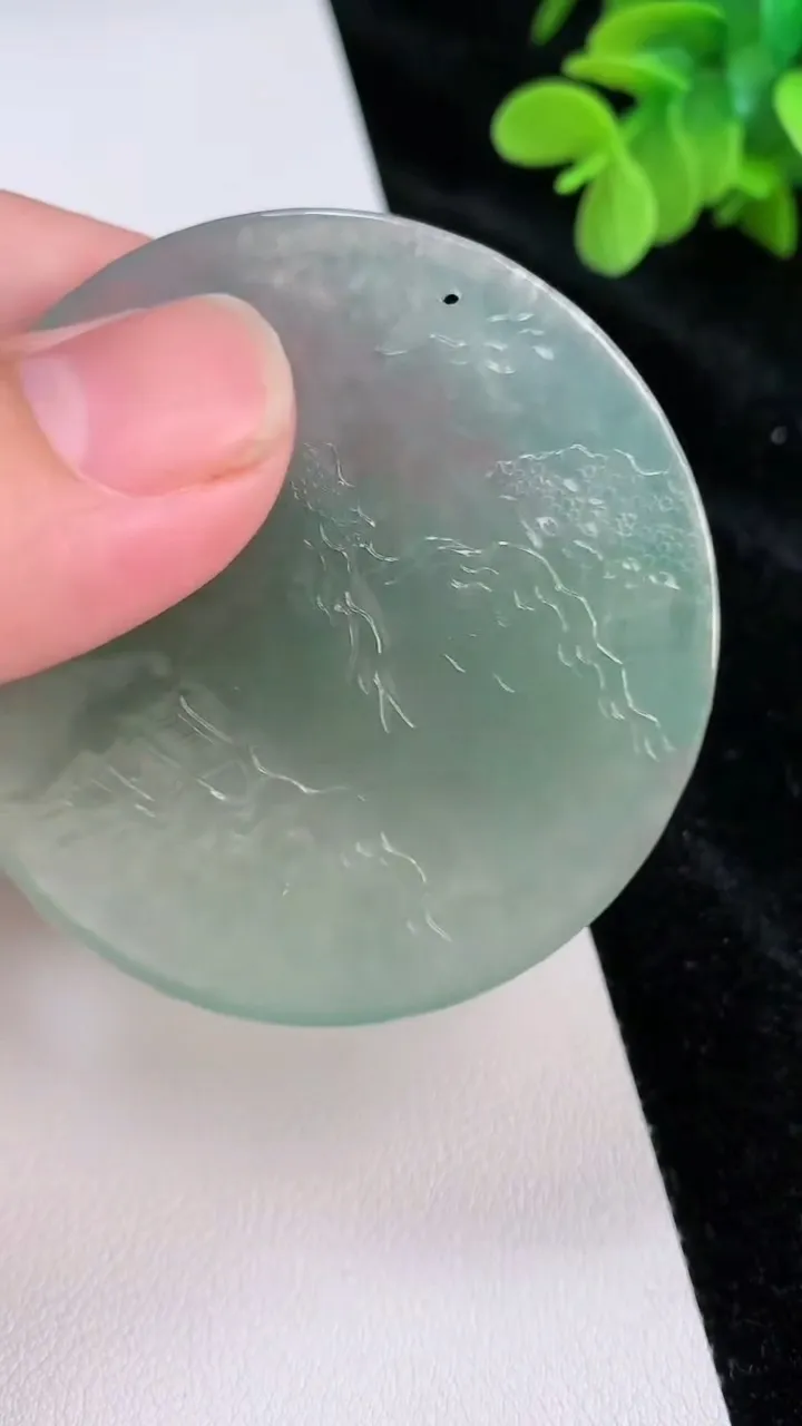 天然A货翡翠山水牌吊坠，尺寸51-5.2，重量:34.78g
6月28日