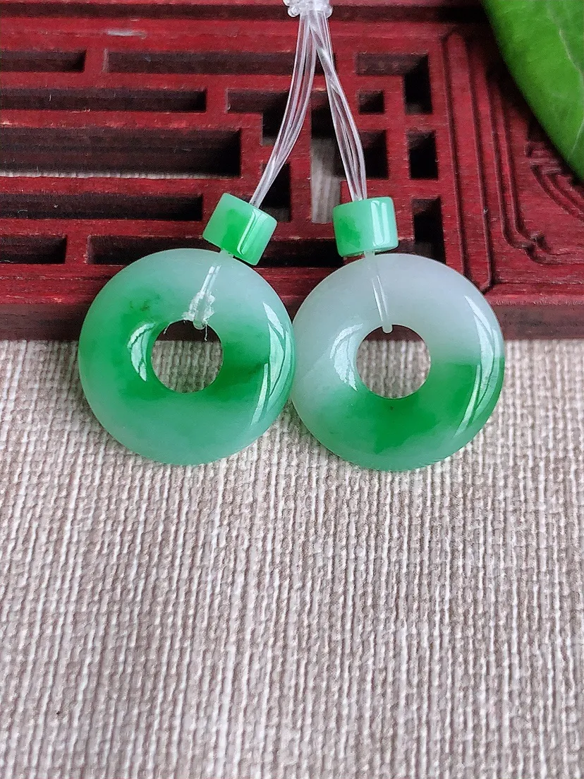天然A货翡翠飘绿平安环吊坠一对尺寸17.7×3.5m量4.86g 0627