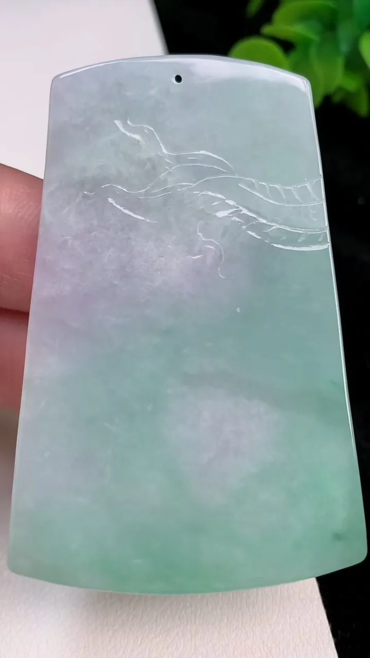 天然A货翡翠祥龙虚空藏观音菩萨吊坠，尺寸68.7-46.6-5.8，重量:39.52g
6月28日