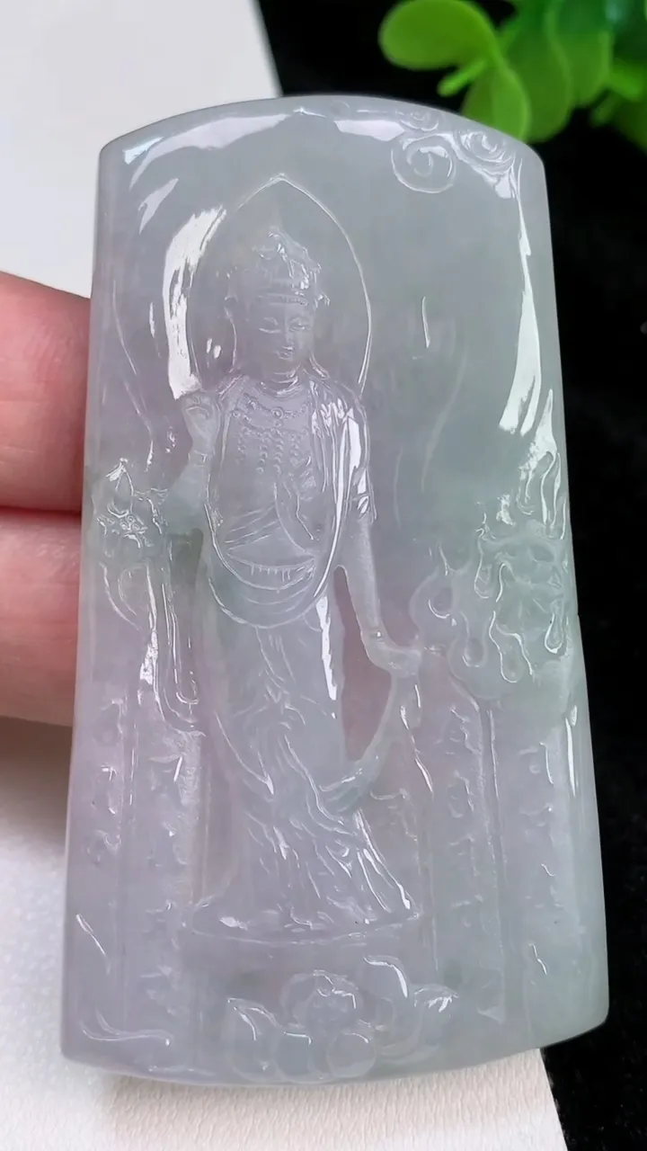 天然A货翡翠观音菩萨吊坠，尺寸73.3-41.8-4.5，重量:34.36g
6月28日