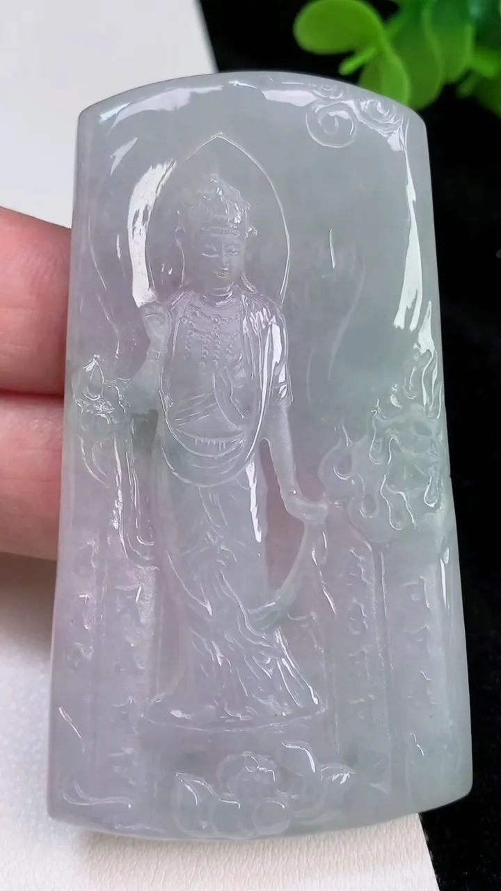 天然A货翡翠观音菩萨吊坠，尺寸73.3-41.8-4.5，重量:34.36g
6月28日
