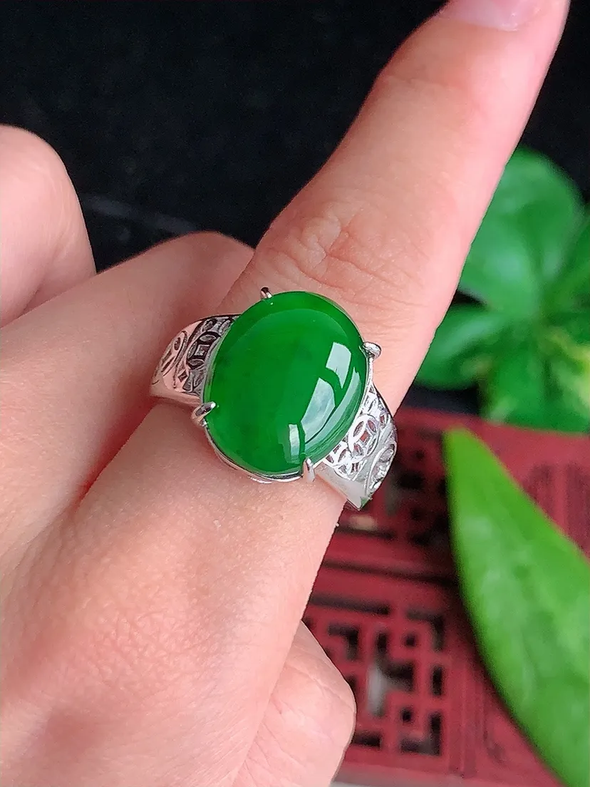 天然A货翡翠925银镶嵌满绿蛋面戒指 圈口可调节 尺寸15.8×12.4mm 重量4.13g 062