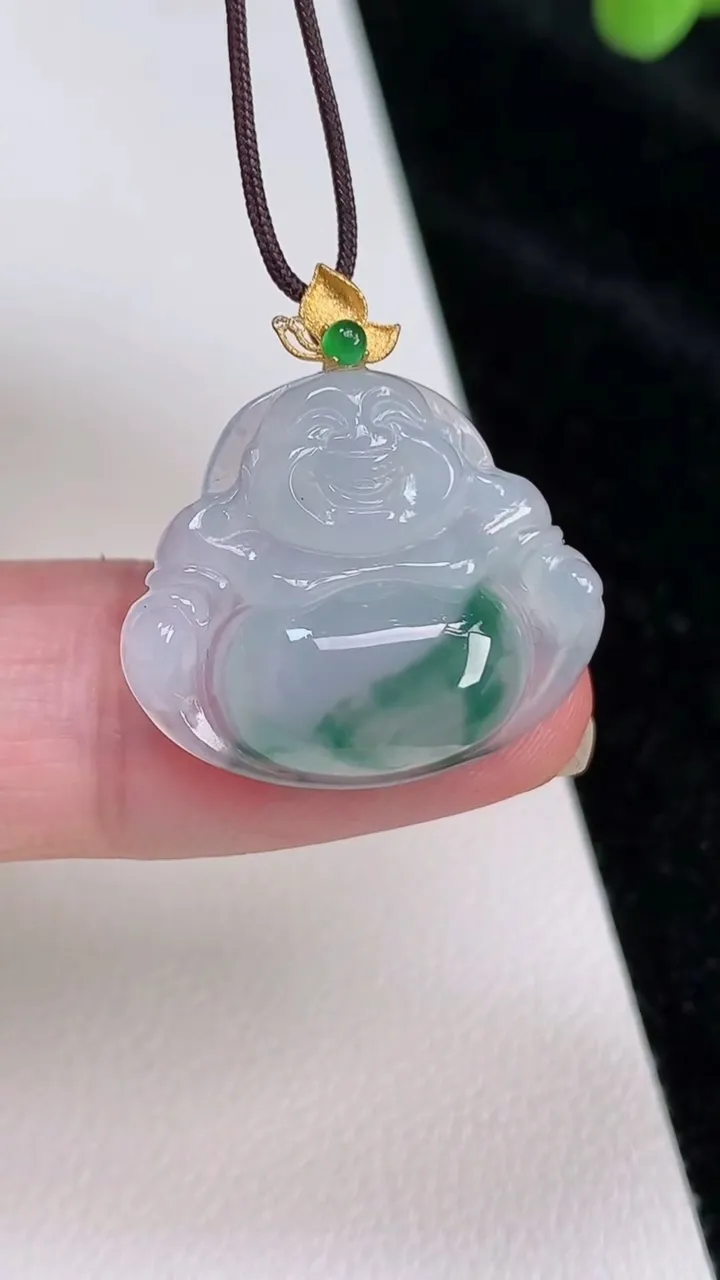 天然A货翡翠18k金飘花佛公吊坠，尺寸19.2-22.8-5，重量:3.25g
6月28日