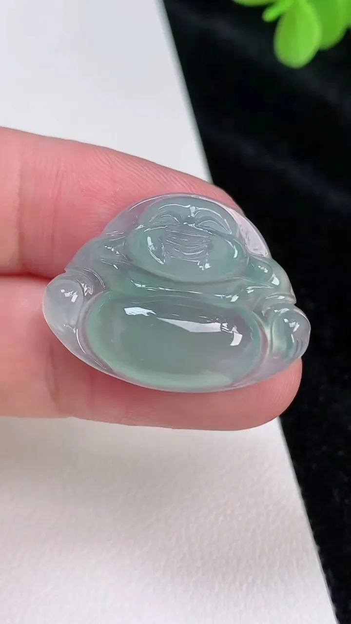 天然A货翡翠佛公吊坠，尺寸21.8-29.2-5.2，重量:5.03g
6月28日