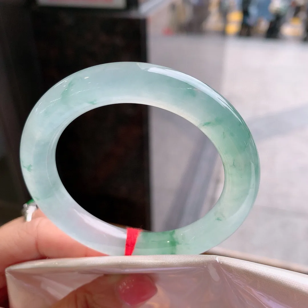 圆条冰玻飘花 无瑕 尺寸:52.6/9.8 种水好
