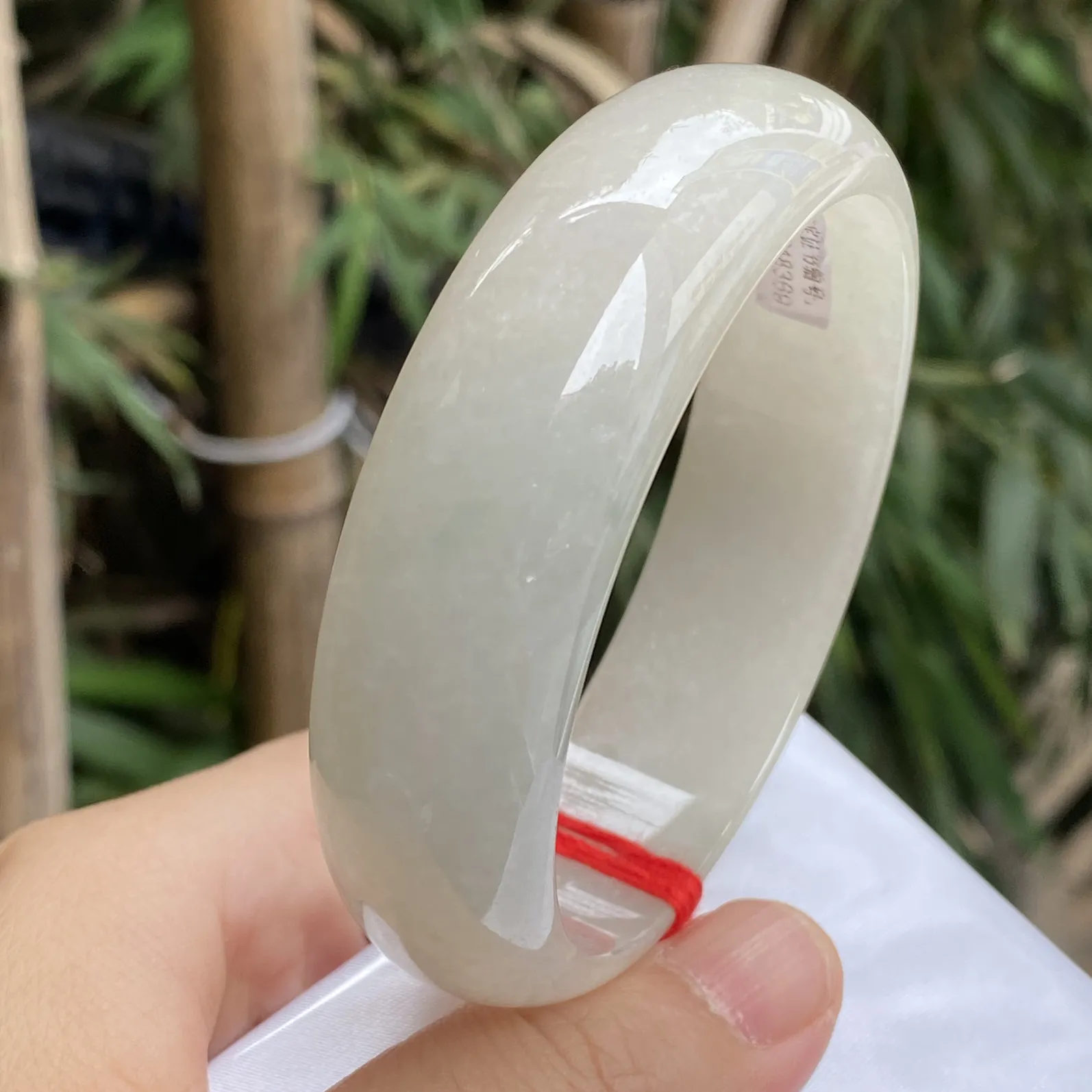 推荐【60圈淡金色镯】大圈口，水水润润，细腻，种老水头好，特色黄翡镯，细腻~~60*19*7.5