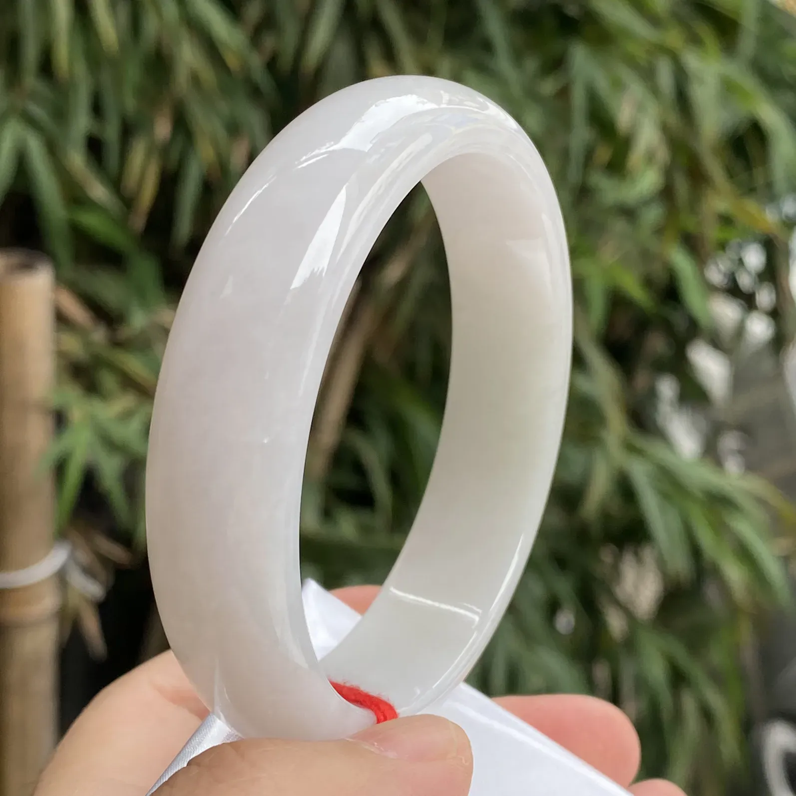 推荐【62圈淡粉镯】淡粉带金黄，大圈口，水水润润，细腻，种老水头好，特色黄翡镯，细腻～～62*16.5*8