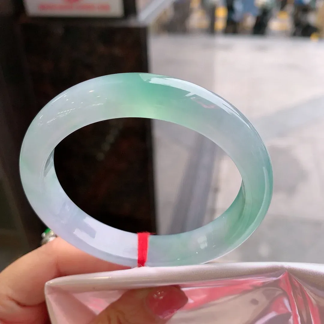 正圈冰玻蓝绿 无瑕 尺寸:58.9/12/10.3 种色俱佳️️