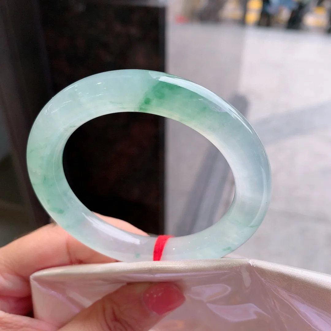 圆条冰玻飘花 无瑕 尺寸:52.6/9.8 种水好