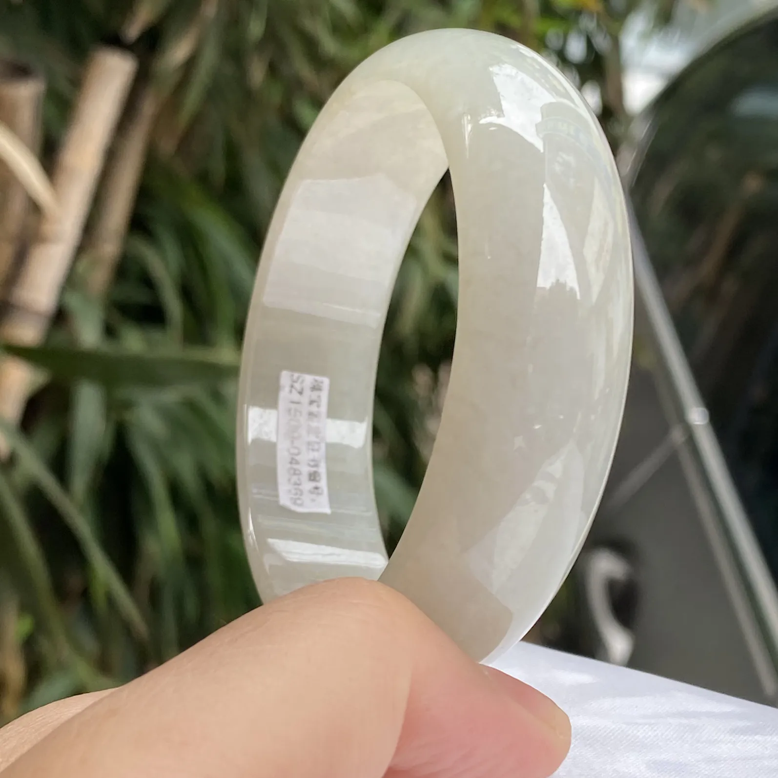 推荐【60圈淡金色镯】大圈口，水水润润，细腻，种老水头好，特色黄翡镯，细腻~~60*19*7.5