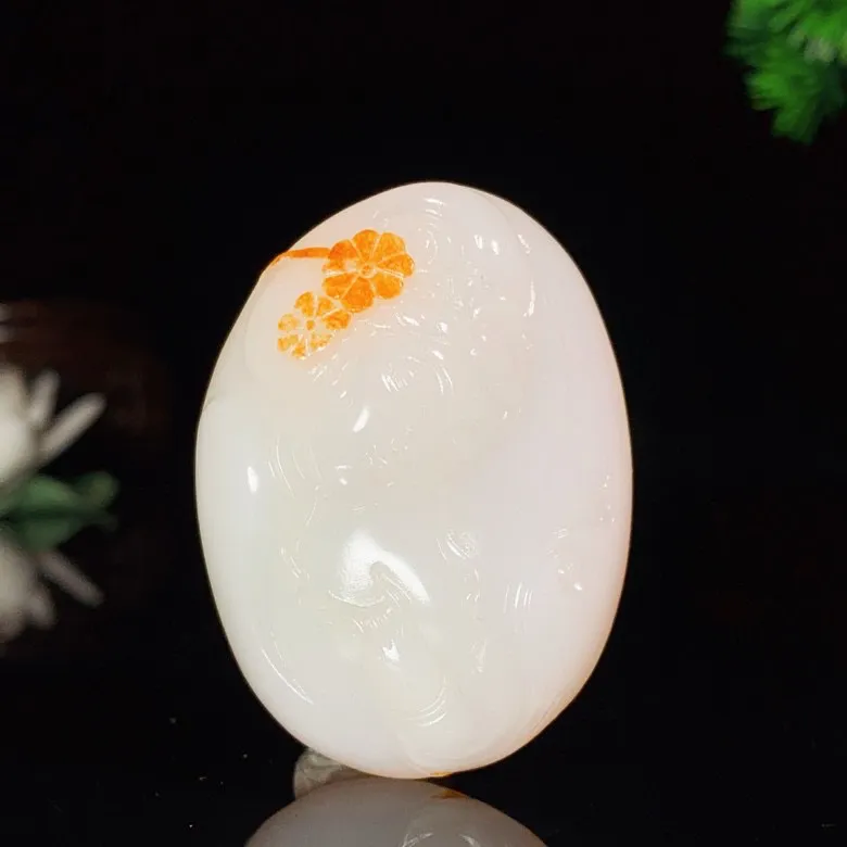 和田玉山料羊脂白玉遇贵人美女挂件。尺寸49/37/20重51.6克。白度一级。玉质细腻油润。手推出油。品相大气。lt250529