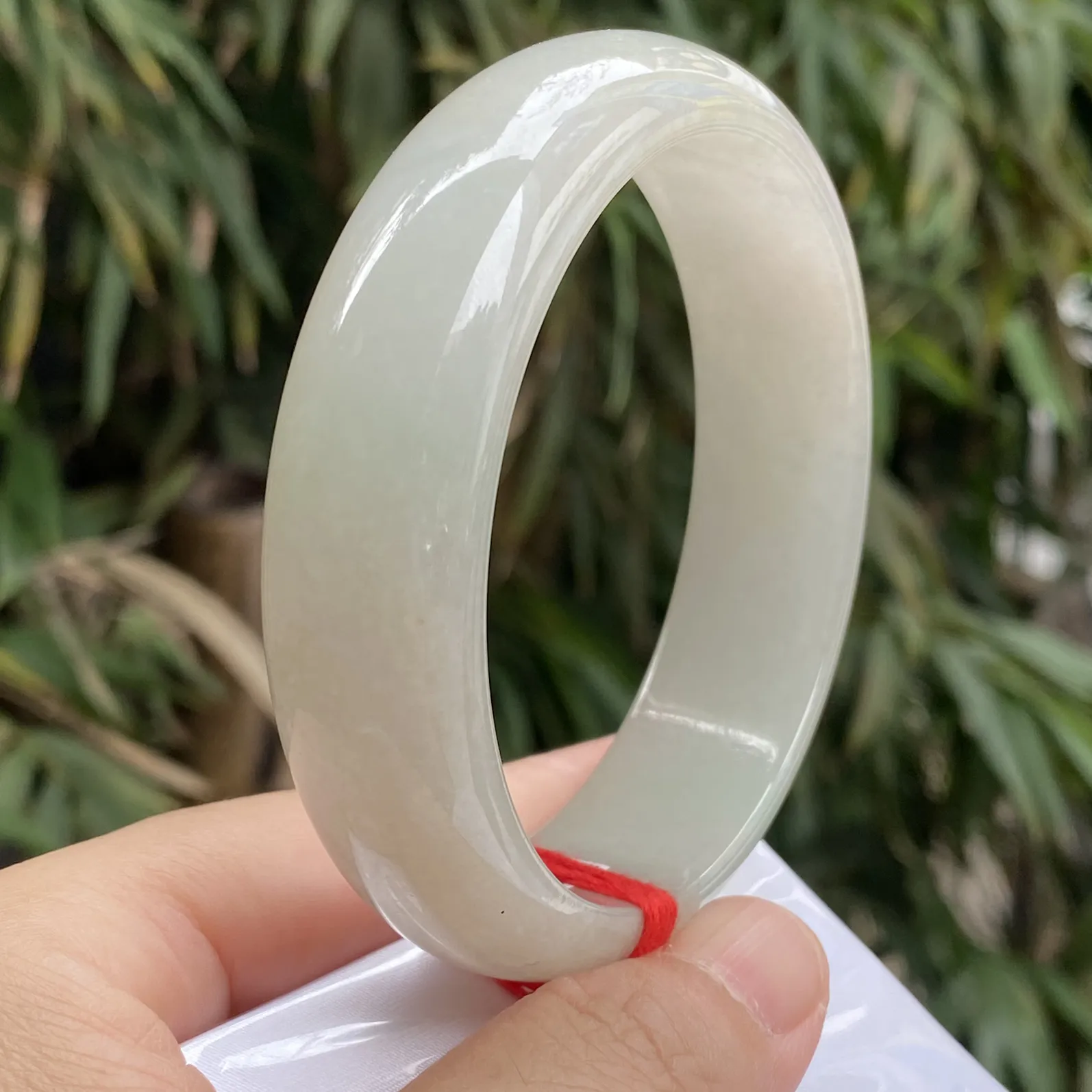 推荐【62.2圈淡金色镯】大圈口，水水润润，细腻，种老水头好，特色黄翡镯，细腻～62.2*17.8*8.5