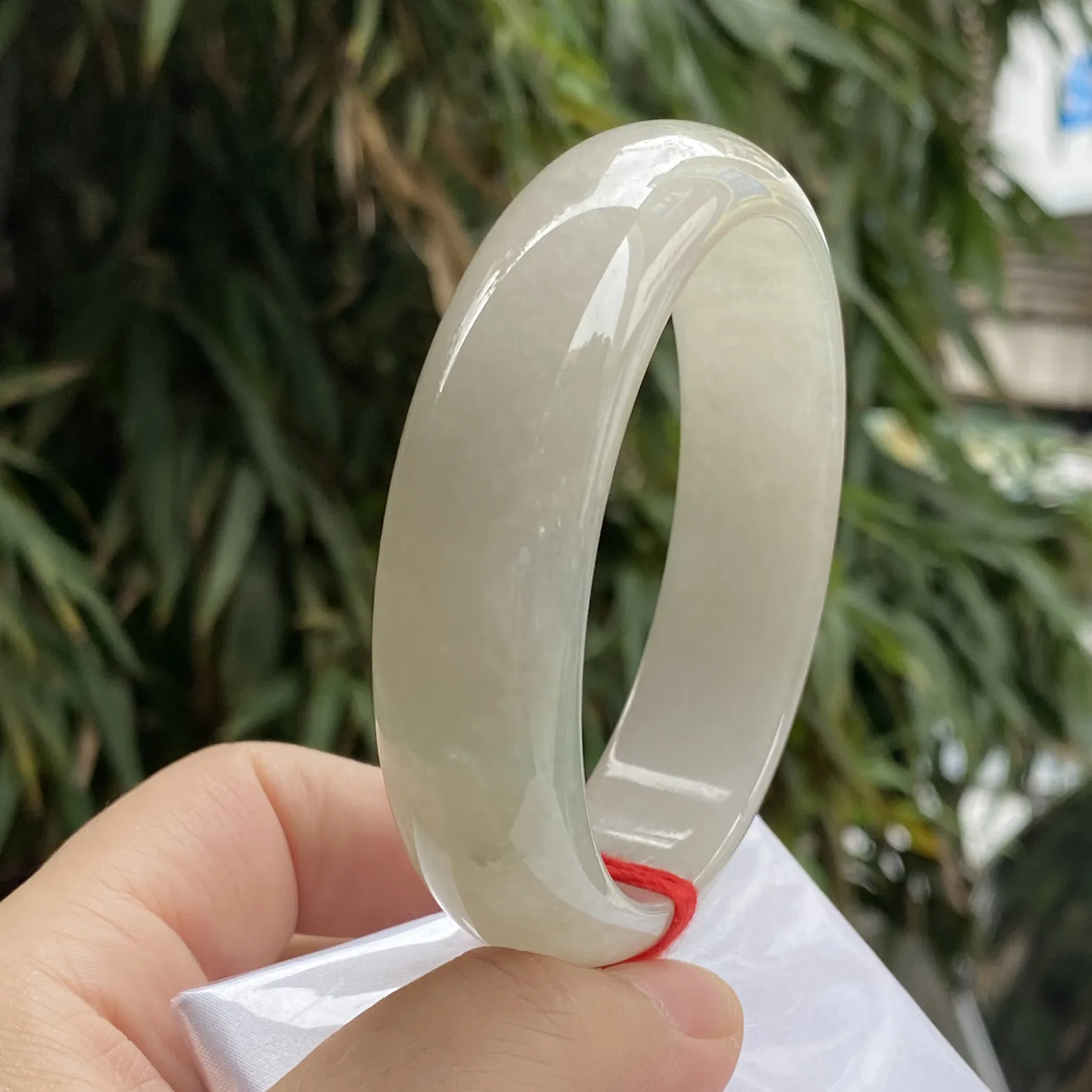 推荐【62.2圈淡金色镯】大圈口，水水润润，细腻，种老水头好，特色黄翡镯，细腻～62.2*17.8*8.5