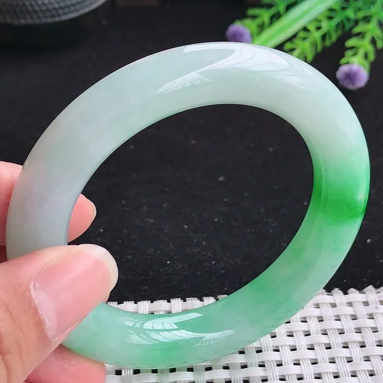 自然光55圈口老坑冰润起胶飘阳绿胖圆条手镯翡翠玉镯尺寸55/11.8/11.5