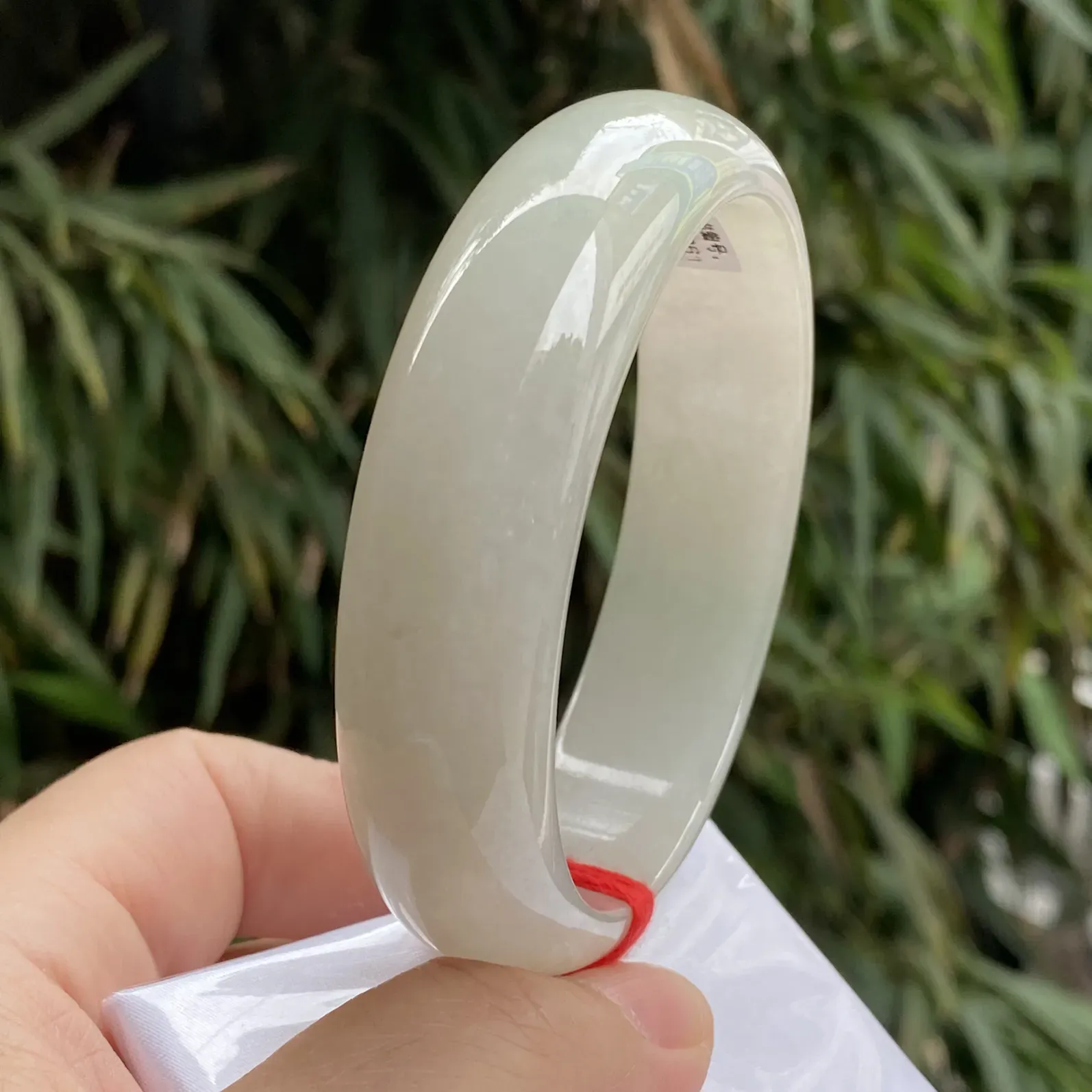 推荐【62.2圈淡金色镯】大圈口，水水润润，细腻，种老水头好，特色黄翡镯，细腻～62.2*17.8*8.5