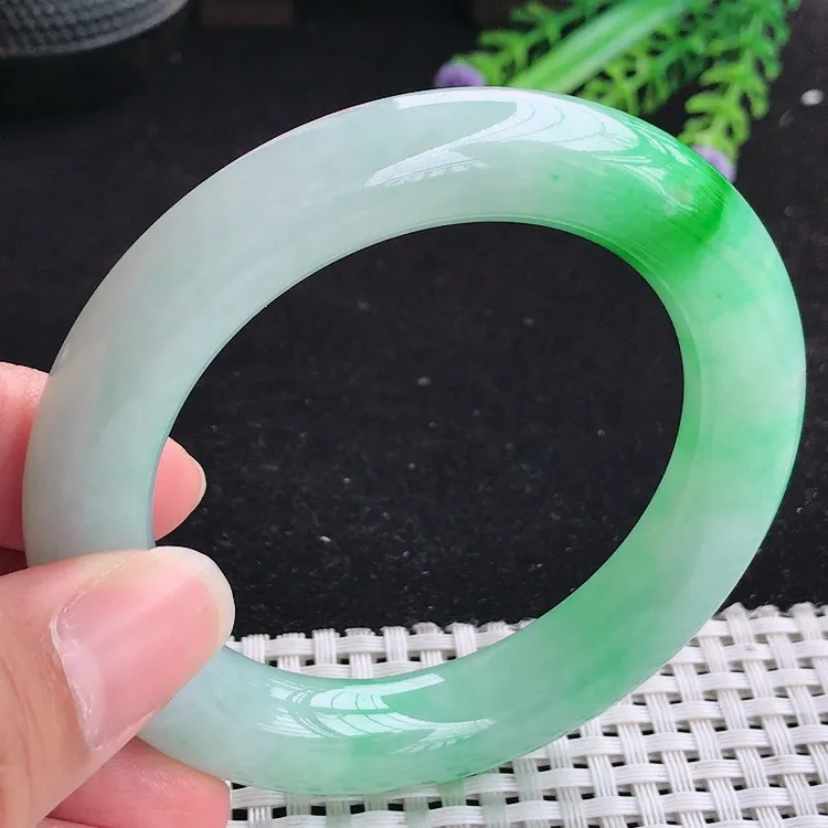 自然光55圈口老坑冰润起胶飘阳绿胖圆条手镯翡翠玉镯尺寸55/11.8/11.5