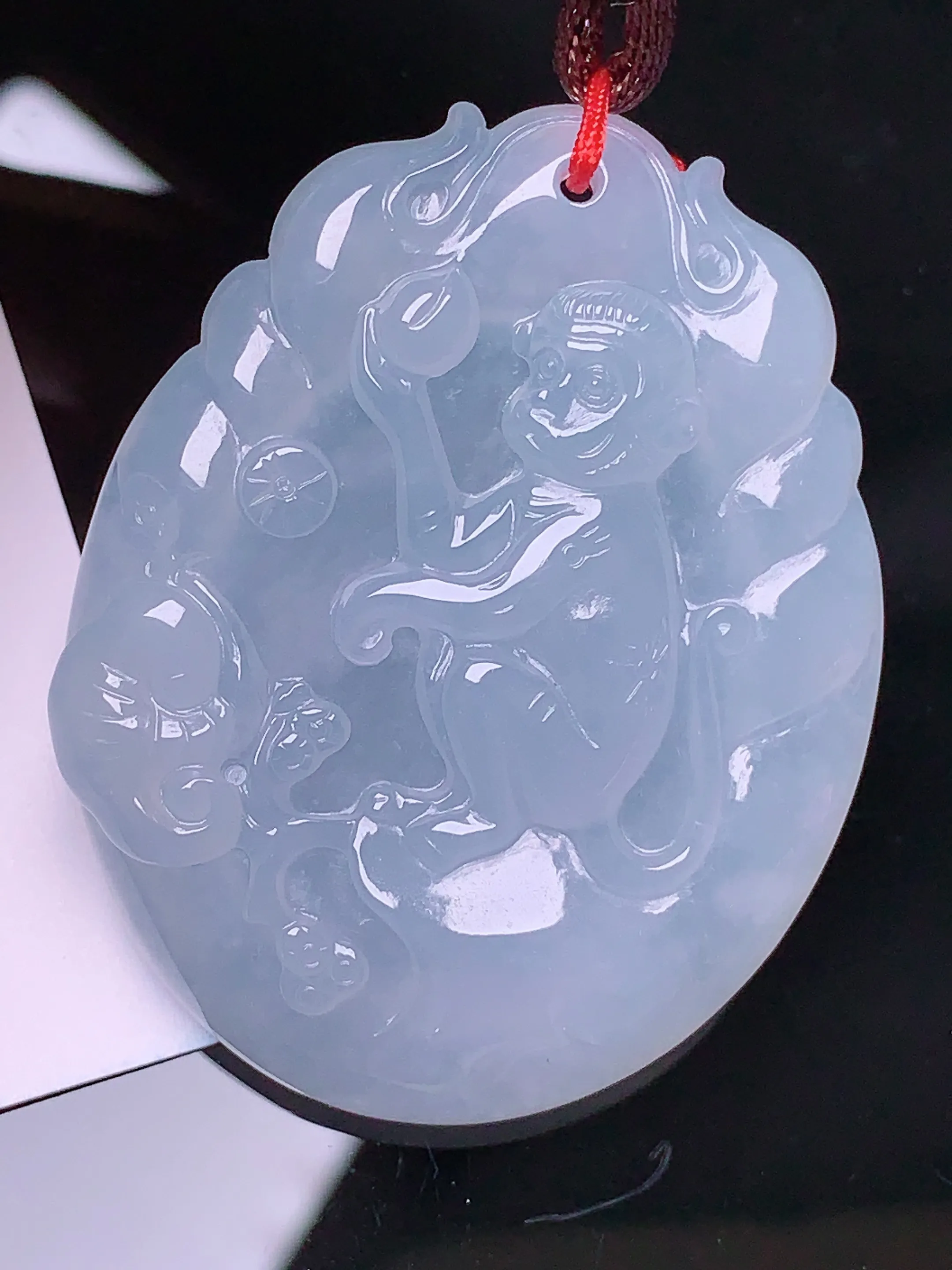 冰种灵猴献寿吊坠 玉质细腻 色泽艳丽  整体尺寸46*36*6.8