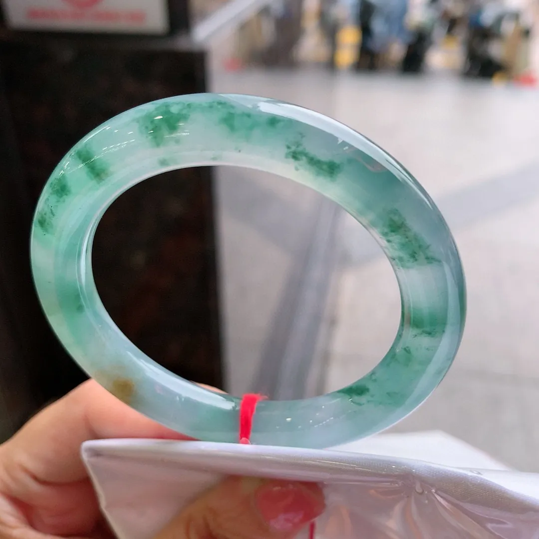圆条冰玻飘花 无瑕 尺寸:53.4/9.7 花美 种水好