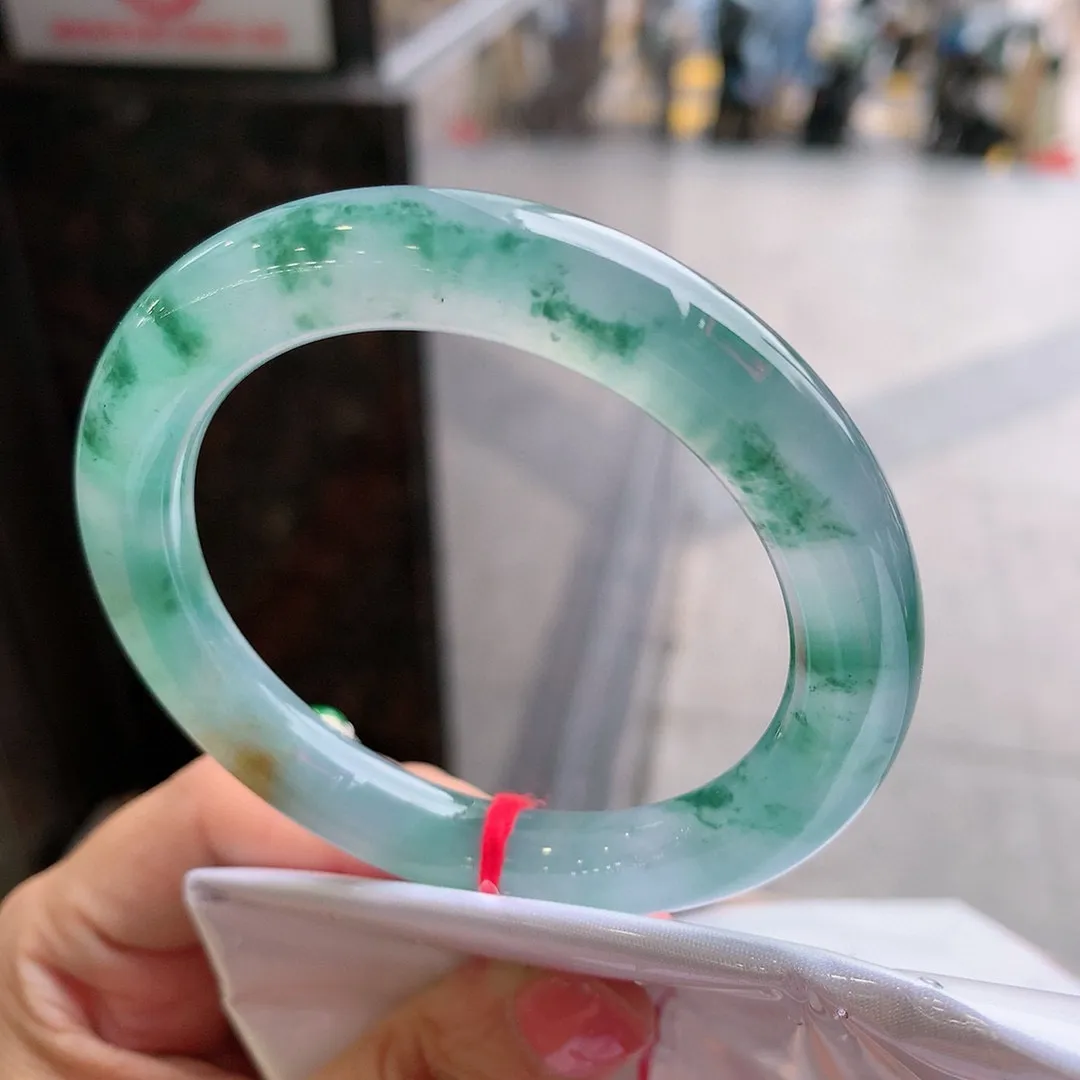 圆条冰玻飘花 无瑕 尺寸:53.4/9.7 花美 种水好