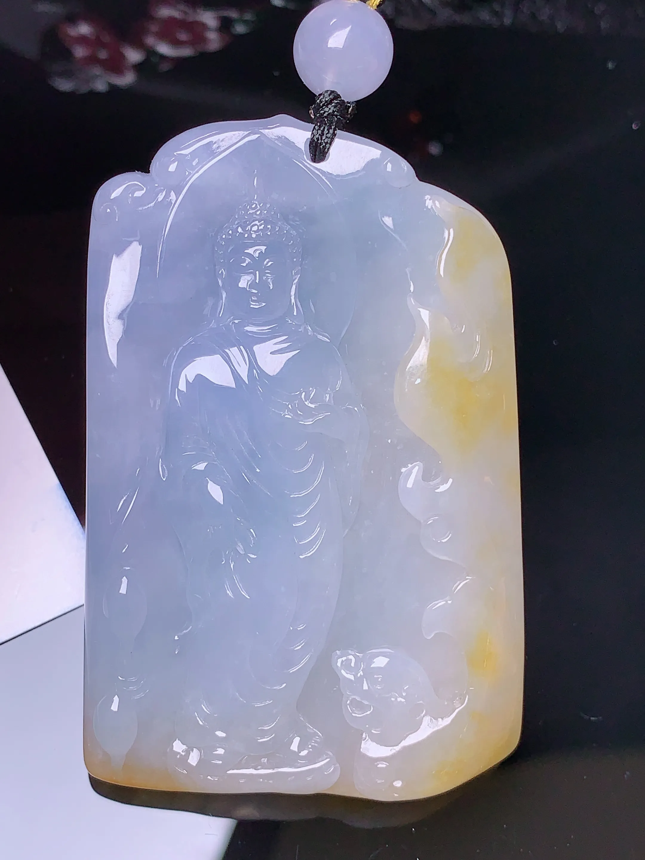 飘黄翡如来佛祖吊坠 玉质细腻 色泽艳丽  整体尺寸58.5*38*9