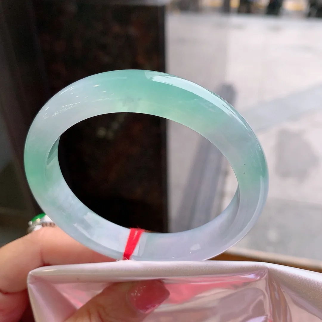 正圈冰玻蓝绿 无瑕 尺寸:58.9/12/10.3 种色俱佳️️