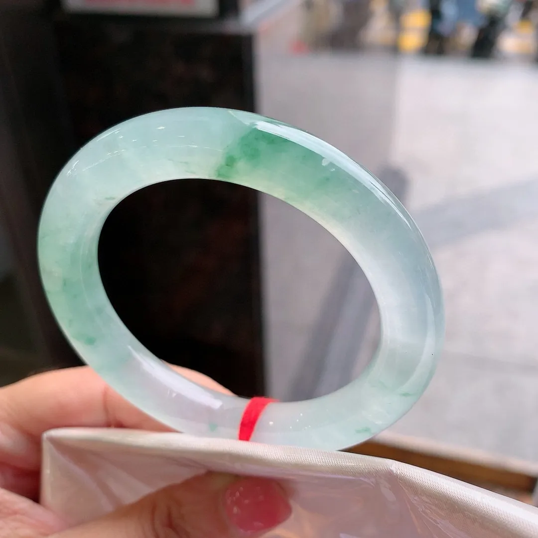 圆条冰玻飘花 无瑕 尺寸:52.6/9.8 种水好