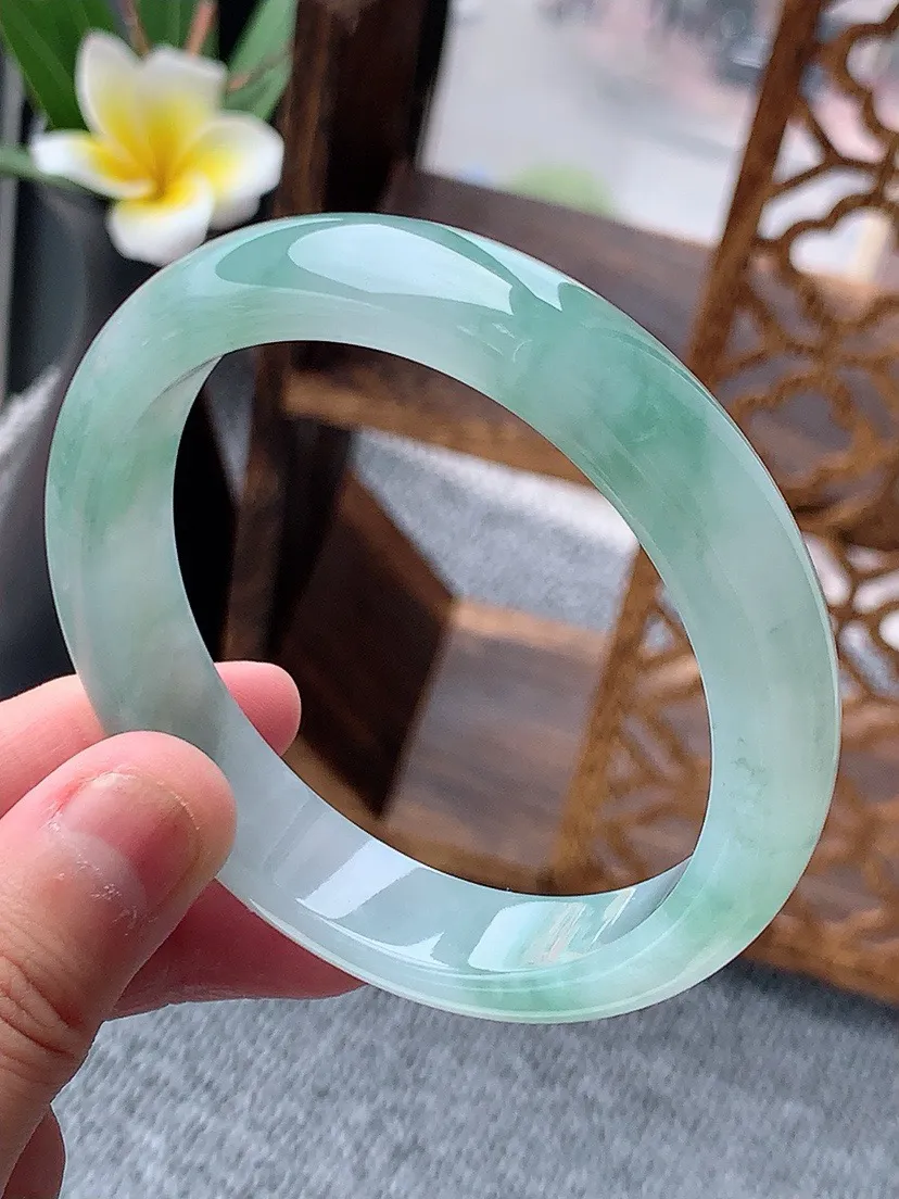 a货翡翠老坑飘花正装正圈手镯57-58圈口 尺寸57.3×12×7.7mm 重量53.85g 053
